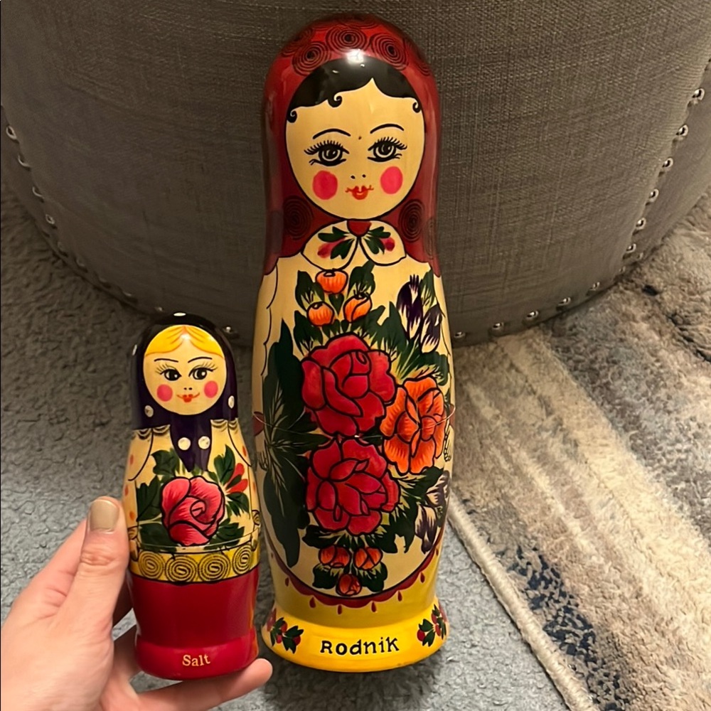 VTG Rodnik Made in Russia Nesting Dolls